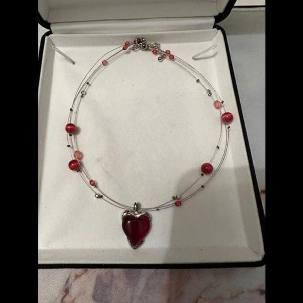 Embrace Love and Elegance with a Heart-Shaped Necklace! - Picture 2 of 2